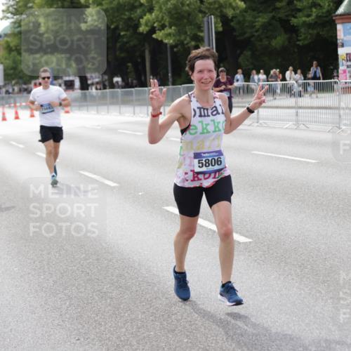 29.06.2025 - hella hamburg halbmarathon Jannik Wohlers http://msf.ph/oto/8144361 29.06.2025 10:09:01 Lombardsbrücke 1483, 1513, 2978, 4859, 5806, 5885, 6674, 7187, 9988, 10194, 12156, 12862, 13210, 13660, 15697, 16688, 18726, 18727, 19166 meine-sportfotos.de