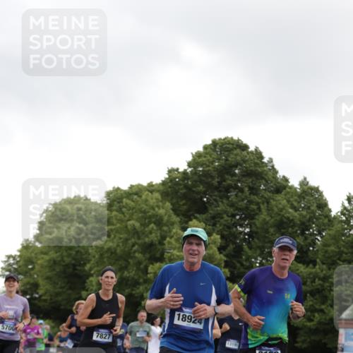 29.06.2025 - hella hamburg halbmarathon Jannik Wohlers http://msf.ph/oto/8144367 29.06.2025 10:46:24 Lombardsbrücke 1073, 1286, 1363, 1371, 1375, 1720, 1999, 2162, 2211, 2320, 2981, 3277, 3406, 3407, 3734, 3823, 4202, 4296, 4342, 4604, 5700, 5953, 6740, 7412, 7827, 8477, 8486, 8553, 9050, 9092, 9139, 9243, 9691, 9743, 10514, 10515, 10591, 12140, 13195, 13756, 13757, 13885, 14011, 14181, 14680, 14891, 16882, 16987, 17419, 17459, 18315, 18881, 18924, 18950 meine-sportfotos.de