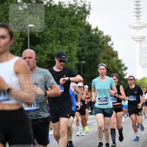 29.06.2025 - hella hamburg halbmarathon Dr. Thomas Lammeyer http://msf.ph/oto/8144391 29.06.2025 10:05:17 Kennedybrücke 1387, 1420, 1526, 1726, 2006, 2091, 2354, 2363, 2490, 2936, 3425, 3625, 3740, 4068, 4238, 4249, 4319, 4370, 4708, 5675, 6087, 6147, 6487, 6531, 6591, 6835, 6924, 7287, 7658, 7757, 7759, 7761, 8030, 8046, 8326, 8691, 8923, 9124, 9932, 10383, 10576, 10705 meine-sportfotos.de