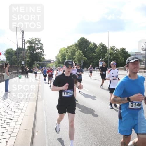 29.06.2025 - hella hamburg halbmarathon Jannik Wohlers http://msf.ph/oto/8144414 29.06.2025 09:53:04 Lombardsbrücke 1466, 1558, 1750, 1759, 2365, 2402, 2623, 3146, 3186, 3414, 4091, 4310, 4553, 5022, 5460, 5624, 5692, 6071, 6203, 6282, 6375, 6460, 6903, 7204, 7322, 7765, 9126, 9200, 9303, 9305, 9534, 9626, 9794, 9965, 10246, 10789, 11283, 11648, 11858, 12035, 12643, 13009, 13303, 13450, 13690, 14034, 14200, 14262, 14275, 14464, 15519, 15629, 15803, 15900, 16084, 16105, 16286, 16333, 16617, 16685, 16725, 17384, 17718, 17729, 17748, 17960, 18638, 18678 meine-sportfotos.de