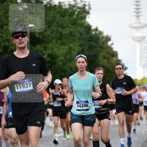 29.06.2025 - hella hamburg halbmarathon Dr. Thomas Lammeyer http://msf.ph/oto/8144420 29.06.2025 10:05:18 Kennedybrücke 1387, 1420, 1526, 1726, 2006, 2091, 2363, 2490, 2936, 3425, 3625, 3740, 4068, 4238, 4249, 4319, 4370, 5675, 6087, 6281, 6302, 6487, 6531, 6591, 6835, 6924, 7287, 7658, 7757, 7759, 7761, 8030, 8046, 8326, 8392, 8691, 8923, 9124, 9932, 10383, 10576, 10705 meine-sportfotos.de