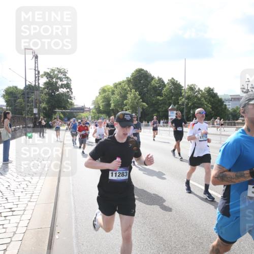 29.06.2025 - hella hamburg halbmarathon Jannik Wohlers http://msf.ph/oto/8144423 29.06.2025 09:53:04 Lombardsbrücke 1466, 1558, 1750, 1759, 2365, 2402, 2623, 3146, 3186, 3414, 4091, 4310, 4553, 5022, 5460, 5624, 5692, 6071, 6203, 6282, 6375, 6460, 6903, 7204, 7322, 7765, 9126, 9200, 9303, 9305, 9534, 9626, 9794, 9965, 10246, 10789, 11283, 11648, 11858, 12035, 12643, 13009, 13303, 13450, 13690, 14034, 14200, 14262, 14275, 14464, 15519, 15629, 15803, 15900, 16084, 16105, 16286, 16333, 16617, 16685, 16725, 17384, 17718, 17729, 17748, 17960, 18638, 18678 meine-sportfotos.de