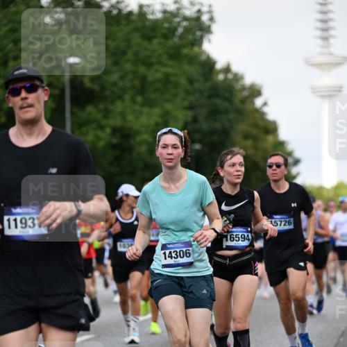29.06.2025 - hella hamburg halbmarathon Dr. Thomas Lammeyer http://msf.ph/oto/8144428 29.06.2025 10:05:18 Kennedybrücke 1387, 1420, 1526, 1726, 2006, 2091, 2363, 2490, 2936, 3425, 3625, 3740, 4068, 4238, 4249, 4319, 4370, 5675, 6087, 6281, 6302, 6487, 6531, 6591, 6835, 6924, 7287, 7658, 7757, 7759, 7761, 8030, 8046, 8326, 8392, 8691, 8923, 9124, 9932, 10383, 10576, 10705 meine-sportfotos.de