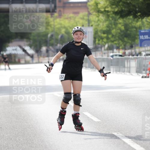 29.06.2025 - hella hamburg halbmarathon Jannik Wohlers http://msf.ph/oto/8144429 29.06.2025 09:07:39 Lombardsbrücke  meine-sportfotos.de