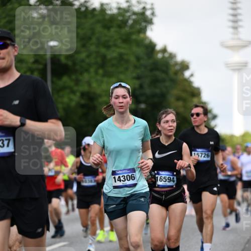 29.06.2025 - hella hamburg halbmarathon Dr. Thomas Lammeyer http://msf.ph/oto/8144433 29.06.2025 10:05:19 Kennedybrücke 1387, 1420, 1526, 1726, 2006, 2091, 2363, 2490, 2936, 3425, 3625, 3976, 4068, 4249, 4319, 4370, 5675, 6087, 6281, 6302, 6487, 6531, 6591, 6835, 6924, 7287, 7658, 7757, 7759, 7761, 8030, 8046, 8326, 8392, 8691, 8822, 8923, 9124, 9932, 10383, 10576, 10705, 11043 meine-sportfotos.de