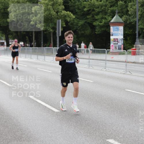 29.06.2025 - hella hamburg halbmarathon Jannik Wohlers http://msf.ph/oto/8144459 29.06.2025 10:09:37 Lombardsbrücke 1052, 1548, 3921, 4592, 5511, 7058, 7081, 7333, 7636, 9150, 9366, 9434, 9674, 9781, 10036, 10943, 11027, 12567, 16191, 16445, 16455, 17148, 17899, 18196, 18707 meine-sportfotos.de