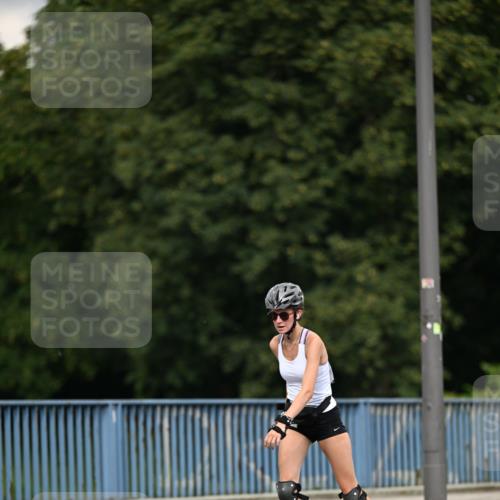 29.06.2025 - hella hamburg halbmarathon Dr. Thomas Lammeyer http://msf.ph/oto/8144519 29.06.2025 09:12:55 Kennedybrücke  meine-sportfotos.de