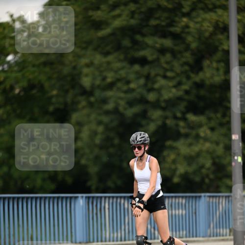 29.06.2025 - hella hamburg halbmarathon Dr. Thomas Lammeyer http://msf.ph/oto/8144524 29.06.2025 09:12:55 Kennedybrücke  meine-sportfotos.de