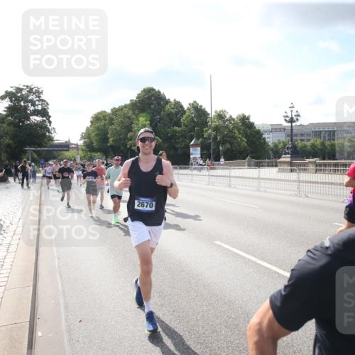 29.06.2025 - hella hamburg halbmarathon Jannik Wohlers http://msf.ph/oto/8144526 29.06.2025 09:54:13 Lombardsbrücke 1171, 1342, 1549, 1817, 1942, 2442, 2470, 2561, 2670, 2889, 3562, 4017, 4816, 5447, 5706, 5884, 6266, 6723, 6819, 7087, 7274, 7709, 8142, 8374, 8482, 8916, 9038, 9051, 9924, 10057, 10237, 11422, 11518, 11519, 11688, 12367, 12413, 12776, 13008, 13398, 13421, 13630, 13919, 14248, 14361, 14797, 14911, 15981, 16626, 16834, 17353, 17461, 17753, 17865, 17905, 18370, 18801, 18915, 18923, 18942, 19007, 19038, 19051 meine-sportfotos.de