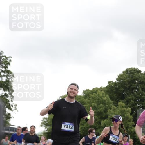 29.06.2025 - hella hamburg halbmarathon Jannik Wohlers http://msf.ph/oto/8144537 29.06.2025 10:46:29 Lombardsbrücke 1073, 1286, 1363, 1720, 1999, 2162, 2211, 2320, 2327, 2556, 2665, 2981, 3277, 3406, 3407, 3823, 4202, 4296, 4342, 5111, 5114, 5700, 5796, 5953, 6485, 6496, 6740, 7412, 7827, 8486, 8553, 8684, 9050, 9092, 9139, 9243, 9743, 9758, 9949, 10514, 10515, 10591, 11618, 12140, 12258, 12630, 13195, 13756, 13757, 13885, 14011, 14181, 14680, 14891, 15806, 17288, 17356, 18315, 18403, 18881, 18924, 18950 meine-sportfotos.de