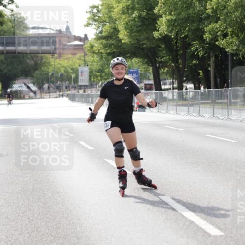 29.06.2025 - hella hamburg halbmarathon Jannik Wohlers http://msf.ph/oto/8144547 29.06.2025 09:07:41 Lombardsbrücke  meine-sportfotos.de