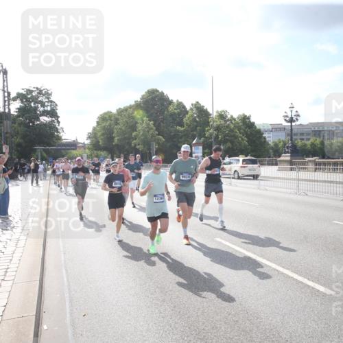 29.06.2025 - hella hamburg halbmarathon Jannik Wohlers http://msf.ph/oto/8144550 29.06.2025 09:54:14 Lombardsbrücke 1342, 1549, 1817, 1942, 2442, 2470, 2561, 2670, 2889, 2955, 3562, 4017, 4816, 5447, 5706, 5884, 6266, 6723, 6819, 6978, 7087, 7274, 7709, 8142, 8374, 8482, 8916, 9038, 9051, 9924, 10057, 10237, 11422, 11518, 11519, 11688, 12367, 12413, 12776, 13008, 13398, 13421, 13630, 13919, 14248, 14361, 14797, 14911, 15981, 16626, 16834, 17353, 17461, 17753, 17865, 17905, 18370, 18801, 18915, 18923, 18942, 19007, 19038, 19051 meine-sportfotos.de