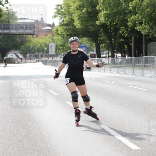 29.06.2025 - hella hamburg halbmarathon Jannik Wohlers http://msf.ph/oto/8144554 29.06.2025 09:07:41 Lombardsbrücke  meine-sportfotos.de