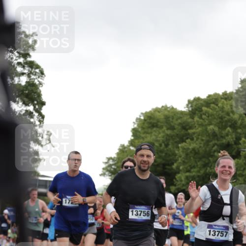 29.06.2025 - hella hamburg halbmarathon Jannik Wohlers http://msf.ph/oto/8144582 29.06.2025 10:46:31 Lombardsbrücke 1073, 1286, 1363, 1593, 1720, 1961, 1999, 2162, 2211, 2320, 2327, 2556, 2665, 2981, 3277, 3406, 3407, 3823, 4239, 4342, 5111, 5114, 5700, 5796, 5953, 6485, 6496, 6740, 7073, 7412, 7827, 8486, 8553, 8684, 8967, 9050, 9092, 9139, 9243, 9743, 9758, 9949, 10514, 10515, 10591, 11618, 12140, 12258, 12630, 13195, 13756, 13757, 13885, 14011, 14181, 14680, 14891, 15806, 17288, 17356, 18315, 18403, 18654, 18881, 18924, 18950 meine-sportfotos.de