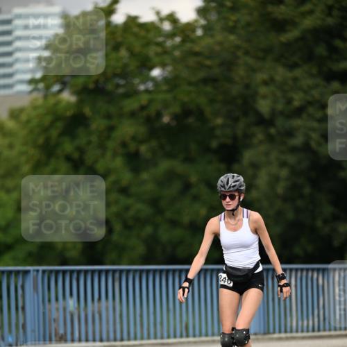 29.06.2025 - hella hamburg halbmarathon Dr. Thomas Lammeyer http://msf.ph/oto/8144601 29.06.2025 09:12:56 Kennedybrücke  meine-sportfotos.de