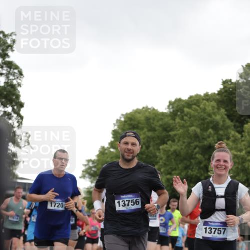 29.06.2025 - hella hamburg halbmarathon Jannik Wohlers http://msf.ph/oto/8144608 29.06.2025 10:46:32 Lombardsbrücke 1073, 1185, 1286, 1363, 1593, 1720, 1961, 1999, 2162, 2211, 2320, 2327, 2556, 2665, 2981, 3277, 3406, 3407, 3823, 4239, 4342, 5111, 5114, 5700, 5796, 5953, 6485, 6496, 6740, 7073, 7412, 7827, 8486, 8553, 8684, 8967, 9050, 9092, 9139, 9243, 9743, 9758, 9949, 10514, 10515, 10591, 11618, 12140, 12258, 12538, 12630, 13195, 13756, 13757, 13885, 14011, 14181, 14680, 14891, 15806, 16077, 16684, 17288, 17356, 18315, 18403, 18654, 18881, 18950 meine-sportfotos.de
