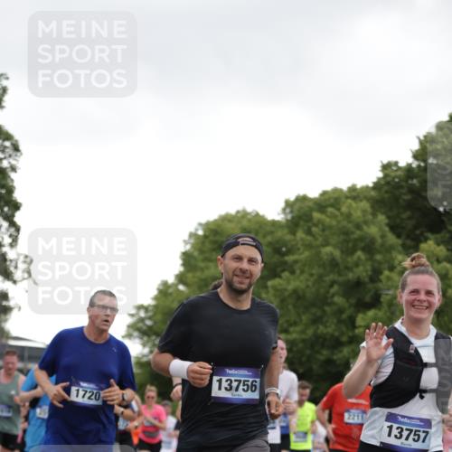 29.06.2025 - hella hamburg halbmarathon Jannik Wohlers http://msf.ph/oto/8144626 29.06.2025 10:46:32 Lombardsbrücke 1073, 1185, 1286, 1363, 1593, 1720, 1961, 1999, 2162, 2211, 2320, 2327, 2556, 2665, 2981, 3277, 3406, 3407, 3823, 4239, 4342, 5111, 5114, 5700, 5796, 5953, 6485, 6496, 6740, 7073, 7412, 7827, 8486, 8553, 8684, 8967, 9050, 9092, 9139, 9243, 9743, 9758, 9949, 10514, 10515, 10591, 11618, 12140, 12258, 12538, 12630, 13195, 13756, 13757, 13885, 14011, 14181, 14680, 14891, 15806, 16077, 16684, 17288, 17356, 18315, 18403, 18654, 18881, 18950 meine-sportfotos.de