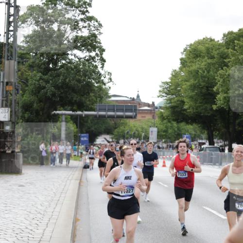 29.06.2025 - hella hamburg halbmarathon Jannik Wohlers http://msf.ph/oto/8144627 29.06.2025 10:09:42 Lombardsbrücke 1548, 3921, 5511, 7042, 7081, 7333, 7636, 8219, 8890, 9366, 9434, 9674, 10036, 10943, 11027, 12567, 16445, 16872, 17148, 18196, 18707 meine-sportfotos.de