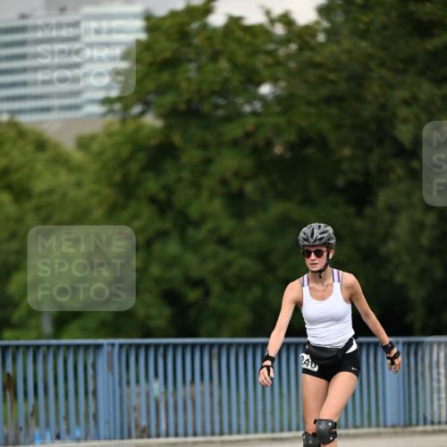 29.06.2025 - hella hamburg halbmarathon Dr. Thomas Lammeyer http://msf.ph/oto/8144628 29.06.2025 09:12:56 Kennedybrücke  meine-sportfotos.de