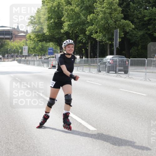 29.06.2025 - hella hamburg halbmarathon Jannik Wohlers http://msf.ph/oto/8144640 29.06.2025 09:07:41 Lombardsbrücke  meine-sportfotos.de