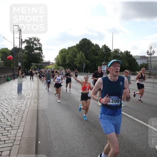 29.06.2025 - hella hamburg halbmarathon Jannik Wohlers http://msf.ph/oto/8144641 29.06.2025 09:54:49 Lombardsbrücke 1200, 1683, 1696, 2207, 2274, 2287, 2411, 2816, 3258, 3435, 3747, 4093, 4121, 4189, 5102, 5638, 5705, 6027, 6158, 6662, 6836, 6923, 6938, 7052, 7508, 7659, 8153, 8371, 8437, 8693, 8889, 8955, 9031, 9032, 9159, 9649, 9720, 9869, 9931, 9959, 10053, 10122, 10184, 10263, 10423, 10868, 11185, 11333, 11340, 12016, 12161, 12321, 12657, 13233, 13666, 14045, 15430, 15512, 15681, 15871, 16062, 16086, 16089, 16103, 16513, 16538, 17008, 17221, 17499, 17912 meine-sportfotos.de