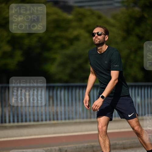 29.06.2025 - hella hamburg halbmarathon Dr. Thomas Lammeyer http://msf.ph/oto/8144645 29.06.2025 09:10:08 Kennedybrücke  meine-sportfotos.de