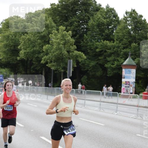 29.06.2025 - hella hamburg halbmarathon Jannik Wohlers http://msf.ph/oto/8144649 29.06.2025 10:09:43 Lombardsbrücke 1548, 3921, 5511, 7042, 7081, 7333, 7636, 8219, 8890, 9366, 9434, 9674, 10036, 10943, 11027, 12567, 16445, 16872, 17148, 18196, 18707 meine-sportfotos.de