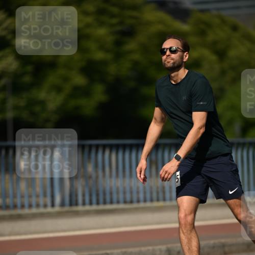 29.06.2025 - hella hamburg halbmarathon Dr. Thomas Lammeyer http://msf.ph/oto/8144650 29.06.2025 09:10:09 Kennedybrücke  meine-sportfotos.de