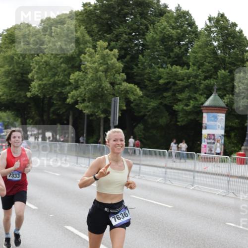 29.06.2025 - hella hamburg halbmarathon Jannik Wohlers http://msf.ph/oto/8144653 29.06.2025 10:09:43 Lombardsbrücke 1548, 3921, 5511, 7042, 7081, 7333, 7636, 8219, 8890, 9366, 9434, 9674, 10036, 10943, 11027, 12567, 16445, 16872, 17148, 18196, 18707 meine-sportfotos.de