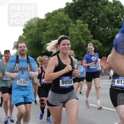 29.06.2025 - hella hamburg halbmarathon Jannik Wohlers http://msf.ph/oto/8144656 29.06.2025 10:46:36 Lombardsbrücke 1073, 1185, 1286, 1363, 1593, 1607, 1720, 1961, 2211, 2320, 2327, 2555, 2556, 2665, 2981, 3823, 4239, 4483, 5111, 5114, 5796, 5953, 6485, 6496, 6740, 7073, 7412, 8486, 8553, 8684, 8706, 8967, 9050, 9092, 9139, 9743, 9758, 9774, 9949, 10514, 10515, 11618, 11621, 12140, 12258, 12538, 12630, 13195, 13756, 13757, 13885, 14181, 14370, 14680, 14891, 15806, 15865, 16077, 16684, 16836, 17288, 17356, 18147, 18315, 18403, 18654, 18674, 18950 meine-sportfotos.de