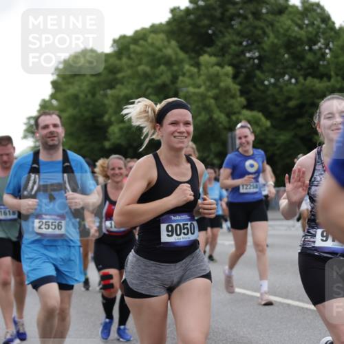 29.06.2025 - hella hamburg halbmarathon Jannik Wohlers http://msf.ph/oto/8144659 29.06.2025 10:46:36 Lombardsbrücke 1073, 1185, 1286, 1363, 1593, 1607, 1720, 1961, 2211, 2320, 2327, 2555, 2556, 2665, 2981, 3823, 4239, 4483, 5111, 5114, 5796, 5953, 6485, 6496, 6740, 7073, 7412, 8486, 8553, 8684, 8706, 8967, 9050, 9092, 9139, 9743, 9758, 9774, 9949, 10514, 10515, 11618, 11621, 12140, 12258, 12538, 12630, 13195, 13756, 13757, 13885, 14181, 14370, 14680, 14891, 15806, 15865, 16077, 16684, 16836, 17288, 17356, 18147, 18315, 18403, 18654, 18674, 18950 meine-sportfotos.de