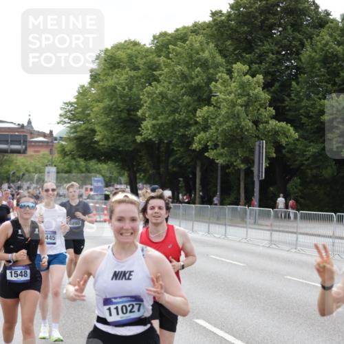 29.06.2025 - hella hamburg halbmarathon Jannik Wohlers http://msf.ph/oto/8144669 29.06.2025 10:09:44 Lombardsbrücke 1548, 3921, 5511, 7042, 7081, 7333, 7636, 8219, 8890, 9366, 9434, 9674, 10036, 10943, 11027, 12567, 16445, 16872, 17148, 18196, 18707 meine-sportfotos.de