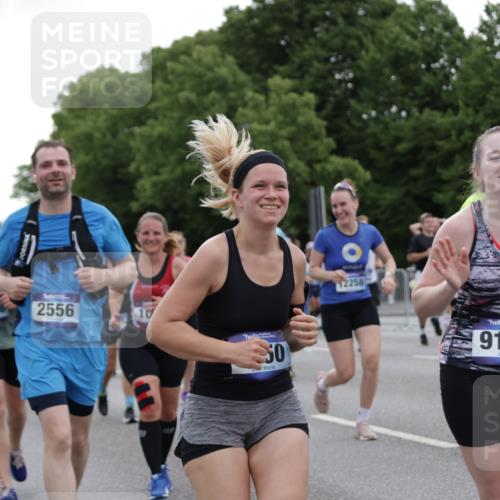 29.06.2025 - hella hamburg halbmarathon Jannik Wohlers http://msf.ph/oto/8144670 29.06.2025 10:46:36 Lombardsbrücke 1073, 1185, 1286, 1363, 1593, 1607, 1720, 1961, 2211, 2320, 2327, 2555, 2556, 2665, 2981, 3823, 4239, 4483, 5111, 5114, 5796, 5953, 6485, 6496, 6740, 7073, 7412, 8486, 8553, 8684, 8706, 8967, 9050, 9092, 9139, 9743, 9758, 9774, 9949, 10514, 10515, 11618, 11621, 12140, 12258, 12538, 12630, 13195, 13756, 13757, 13885, 14181, 14370, 14680, 14891, 15806, 15865, 16077, 16684, 16836, 17288, 17356, 18147, 18315, 18403, 18654, 18674, 18950 meine-sportfotos.de