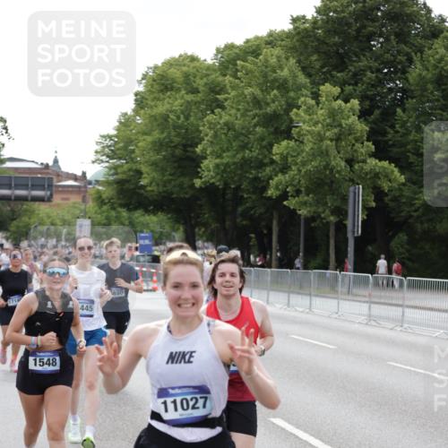 29.06.2025 - hella hamburg halbmarathon Jannik Wohlers http://msf.ph/oto/8144675 29.06.2025 10:09:44 Lombardsbrücke 1548, 3921, 5511, 7042, 7081, 7333, 7636, 8219, 8890, 9366, 9434, 9674, 10036, 10943, 11027, 12567, 16445, 16872, 17148, 18196, 18707 meine-sportfotos.de