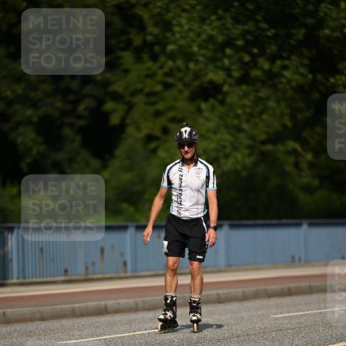 29.06.2025 - hella hamburg halbmarathon Dr. Thomas Lammeyer http://msf.ph/oto/8144700 29.06.2025 09:10:14 Kennedybrücke  meine-sportfotos.de