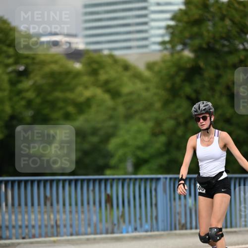 29.06.2025 - hella hamburg halbmarathon Dr. Thomas Lammeyer http://msf.ph/oto/8144710 29.06.2025 09:12:56 Kennedybrücke  meine-sportfotos.de