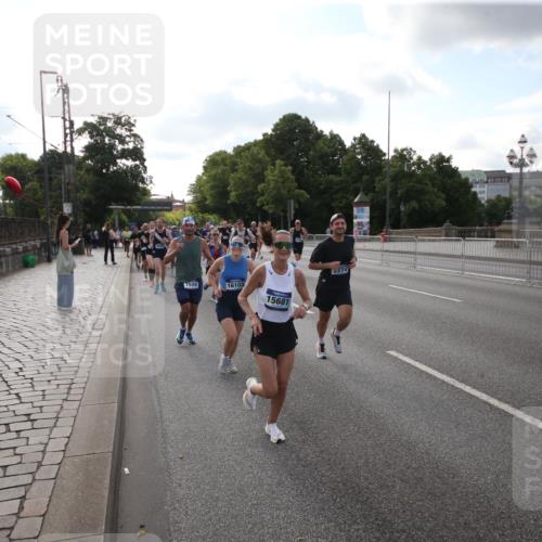 29.06.2025 - hella hamburg halbmarathon Jannik Wohlers http://msf.ph/oto/8144723 29.06.2025 09:54:50 Lombardsbrücke 1200, 1683, 1696, 2207, 2274, 2287, 2411, 2816, 3258, 3435, 3747, 4093, 4121, 4189, 5102, 5638, 5705, 6027, 6158, 6662, 6836, 6923, 6938, 7052, 7508, 7659, 8139, 8153, 8371, 8437, 8693, 8889, 8955, 9031, 9032, 9159, 9649, 9720, 9869, 9931, 9959, 10053, 10122, 10184, 10263, 10423, 10868, 11185, 11333, 11340, 12016, 12161, 12171, 12321, 12657, 13233, 13289, 13666, 14045, 15430, 15512, 15681, 15871, 16062, 16086, 16089, 16103, 16513, 16538, 17008, 17221, 17499, 17912 meine-sportfotos.de