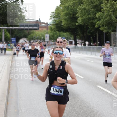 29.06.2025 - hella hamburg halbmarathon Jannik Wohlers http://msf.ph/oto/8144735 29.06.2025 10:09:45 Lombardsbrücke 1548, 3921, 5511, 7042, 7081, 7333, 7636, 8219, 8890, 9366, 9434, 9674, 10036, 10943, 11027, 12567, 16445, 16872, 17148, 18196 meine-sportfotos.de
