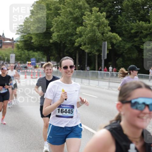 29.06.2025 - hella hamburg halbmarathon Jannik Wohlers http://msf.ph/oto/8144751 29.06.2025 10:09:46 Lombardsbrücke 1548, 3921, 5511, 7042, 7081, 7333, 7636, 8219, 8890, 9366, 9434, 9674, 10036, 10943, 11027, 16445, 16872, 17148, 18196 meine-sportfotos.de
