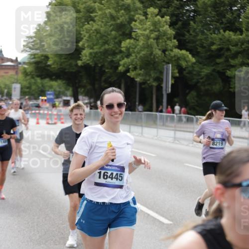 29.06.2025 - hella hamburg halbmarathon Jannik Wohlers http://msf.ph/oto/8144754 29.06.2025 10:09:46 Lombardsbrücke 1548, 3921, 5511, 7042, 7081, 7333, 7636, 8219, 8890, 9366, 9434, 9674, 10036, 10943, 11027, 16445, 16872, 17148, 18196 meine-sportfotos.de