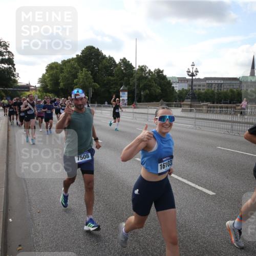 29.06.2025 - hella hamburg halbmarathon Jannik Wohlers http://msf.ph/oto/8144776 29.06.2025 09:54:51 Lombardsbrücke 1200, 1683, 1696, 2207, 2274, 2287, 2411, 3258, 3435, 3747, 4093, 4121, 4189, 5102, 5638, 5705, 6027, 6158, 6662, 6836, 6938, 7052, 7508, 7659, 8139, 8153, 8371, 8437, 8693, 8889, 8955, 9031, 9032, 9159, 9529, 9649, 9720, 9869, 9931, 9959, 10053, 10122, 10184, 10263, 10423, 10868, 11185, 11340, 12016, 12161, 12171, 12321, 13233, 13289, 13570, 14045, 15430, 15512, 15681, 15871, 16062, 16086, 16089, 16103, 16513, 16538, 17008, 17221, 17499, 17912 meine-sportfotos.de