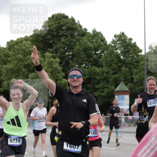 29.06.2025 - hella hamburg halbmarathon Jannik Wohlers http://msf.ph/oto/8144786 29.06.2025 10:46:44 Lombardsbrücke 1073, 1185, 1286, 1593, 1607, 1704, 1961, 2327, 2537, 2555, 2556, 2665, 4184, 4239, 4483, 5111, 5114, 5796, 5953, 6485, 6496, 6879, 7073, 7430, 7431, 8131, 8684, 8706, 8967, 9557, 9758, 9774, 9949, 10903, 11378, 11618, 11621, 12258, 12538, 12630, 12989, 13172, 13430, 13431, 13819, 14370, 14680, 15806, 15865, 16077, 16684, 16836, 17015, 17288, 17356, 18147, 18403, 18654, 18674, 18753 meine-sportfotos.de