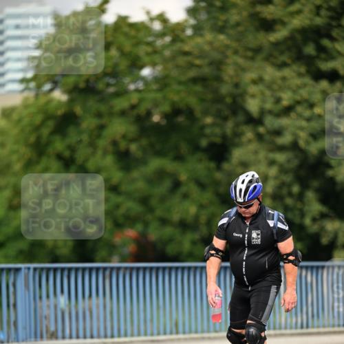 29.06.2025 - hella hamburg halbmarathon Dr. Thomas Lammeyer http://msf.ph/oto/8144794 29.06.2025 09:12:59 Kennedybrücke  meine-sportfotos.de