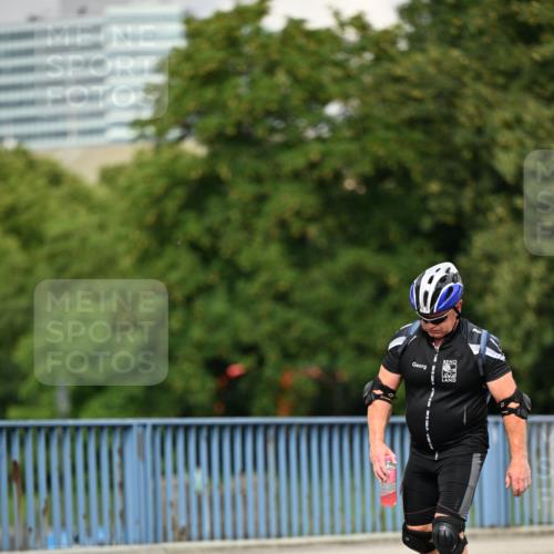 29.06.2025 - hella hamburg halbmarathon Dr. Thomas Lammeyer http://msf.ph/oto/8144802 29.06.2025 09:12:59 Kennedybrücke  meine-sportfotos.de