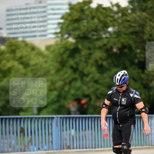 29.06.2025 - hella hamburg halbmarathon Dr. Thomas Lammeyer http://msf.ph/oto/8144810 29.06.2025 09:12:59 Kennedybrücke  meine-sportfotos.de