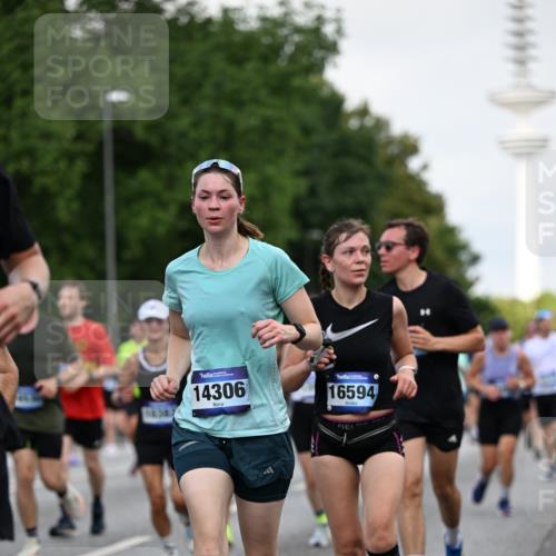 29.06.2025 - hella hamburg halbmarathon Dr. Thomas Lammeyer http://msf.ph/oto/8144830 29.06.2025 10:05:19 Kennedybrücke 1387, 1420, 1526, 1726, 2006, 2091, 2363, 2490, 2936, 3425, 3625, 3976, 4068, 4249, 4319, 4370, 5675, 6087, 6281, 6302, 6487, 6531, 6591, 6835, 6924, 7287, 7658, 7757, 7759, 7761, 8030, 8046, 8326, 8392, 8691, 8822, 8923, 9124, 9932, 10383, 10576, 10705, 11043 meine-sportfotos.de