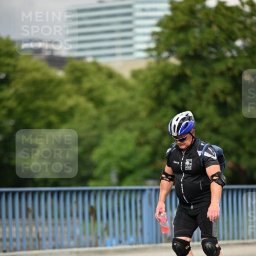 29.06.2025 - hella hamburg halbmarathon Dr. Thomas Lammeyer http://msf.ph/oto/8144835 29.06.2025 09:12:59 Kennedybrücke  meine-sportfotos.de