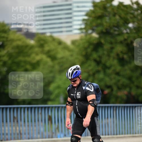 29.06.2025 - hella hamburg halbmarathon Dr. Thomas Lammeyer http://msf.ph/oto/8144843 29.06.2025 09:13:00 Kennedybrücke  meine-sportfotos.de