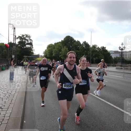 29.06.2025 - hella hamburg halbmarathon Jannik Wohlers http://msf.ph/oto/8144852 29.06.2025 09:54:54 Lombardsbrücke 1200, 1683, 1696, 1706, 2207, 2274, 2287, 2411, 3258, 3435, 3747, 4093, 4121, 4189, 5102, 5638, 5708, 6027, 6158, 6662, 6836, 6938, 7052, 7312, 7508, 8139, 8153, 8205, 8218, 8371, 8437, 8454, 8693, 8720, 8889, 8899, 8955, 9031, 9032, 9159, 9529, 9649, 9720, 9869, 9931, 9959, 10053, 10122, 10184, 10263, 10423, 10868, 11185, 11340, 12016, 12171, 12321, 12533, 12891, 13233, 13289, 13570, 14045, 15430, 15681, 16089, 16103, 16513, 16538, 17008, 17221, 17499, 17912 meine-sportfotos.de