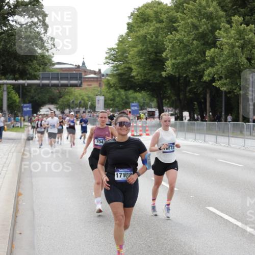 29.06.2025 - hella hamburg halbmarathon Jannik Wohlers http://msf.ph/oto/8144856 29.06.2025 10:09:48 Lombardsbrücke 1548, 3921, 5182, 5511, 7042, 7081, 7333, 7636, 8219, 8890, 9366, 9434, 10036, 10943, 11027, 13797, 16445, 16639, 16872, 17148, 18196 meine-sportfotos.de
